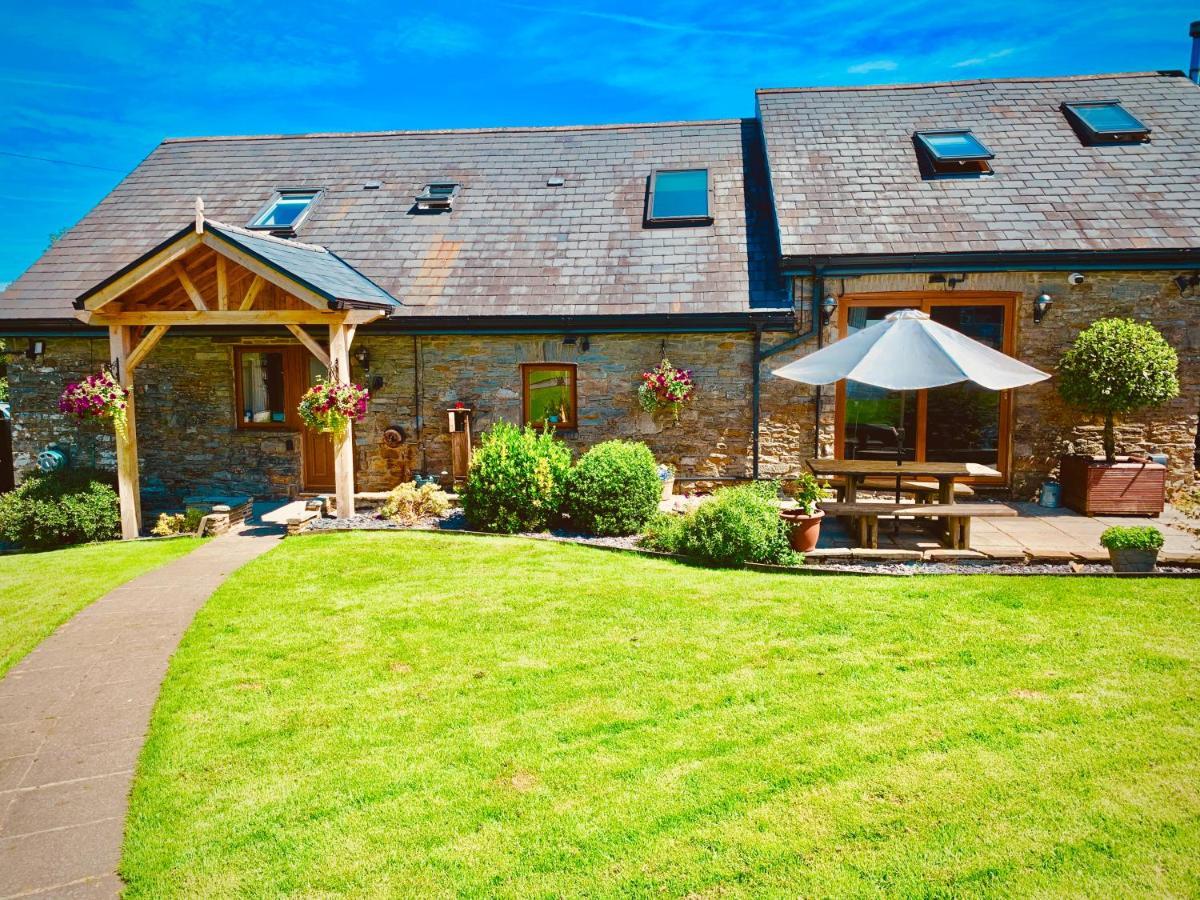 Beudy Bach Bed & Breakfast Cross Hands Eksteriør bilde