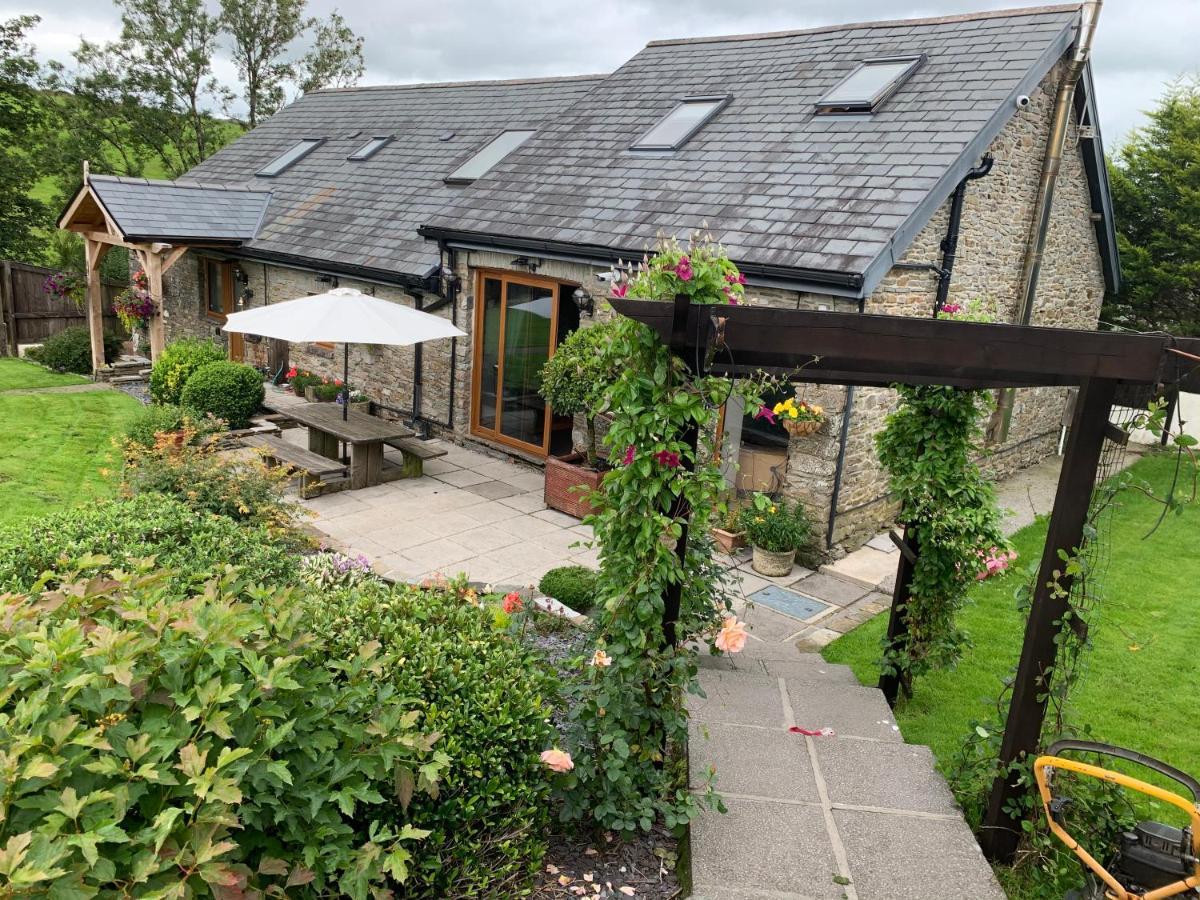 Beudy Bach Bed & Breakfast Cross Hands Eksteriør bilde