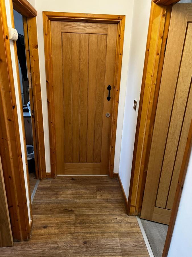 Beudy Bach Bed & Breakfast Cross Hands Eksteriør bilde