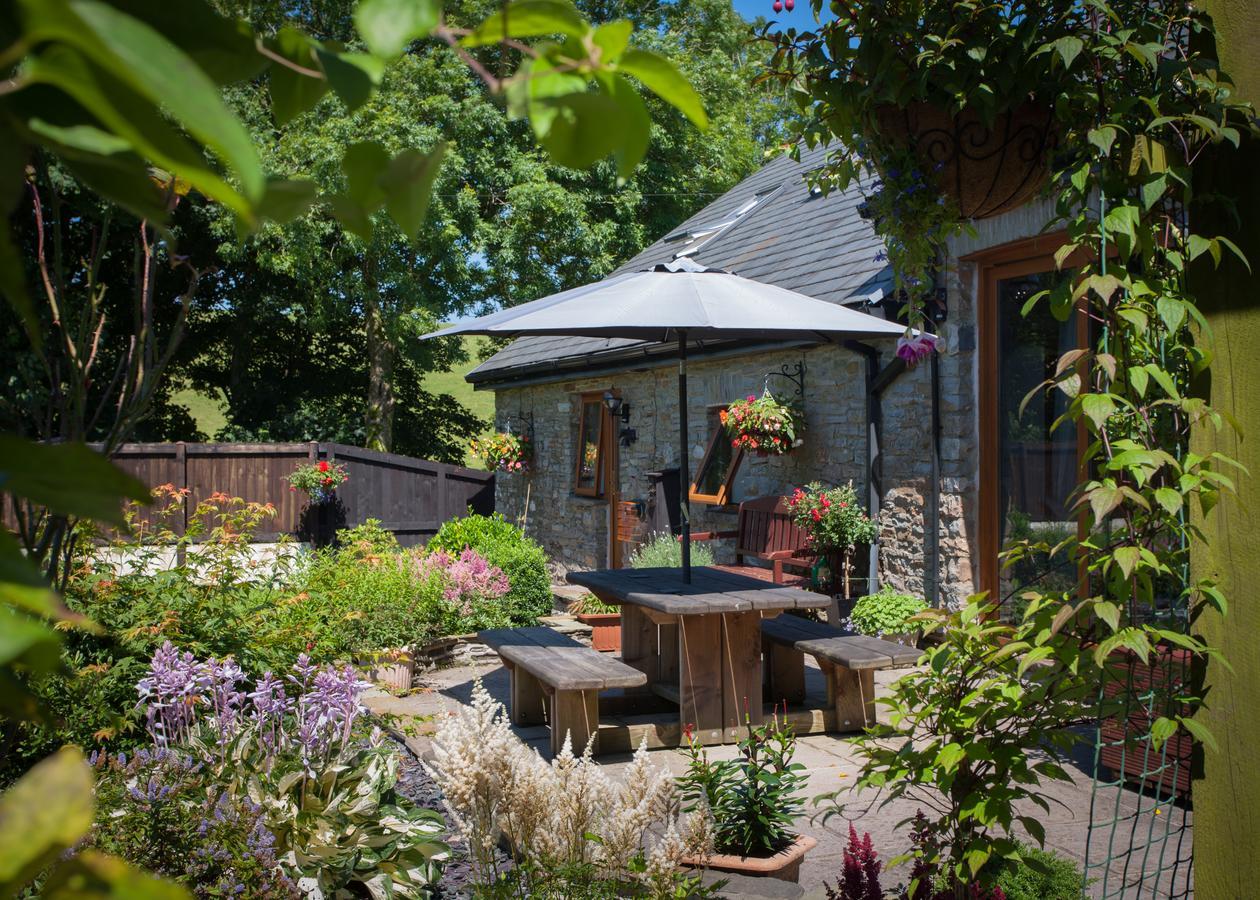 Beudy Bach Bed & Breakfast Cross Hands Eksteriør bilde